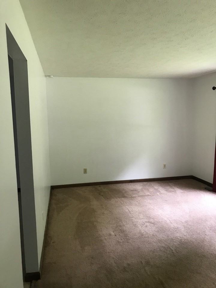 123 Kingswood Dr - Photo 2 of 11