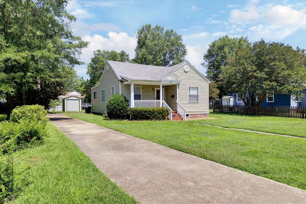 627 Temple Ln - Photo 3 of 25