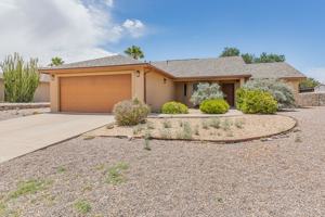 featured image of 2400 Saguaro Loop