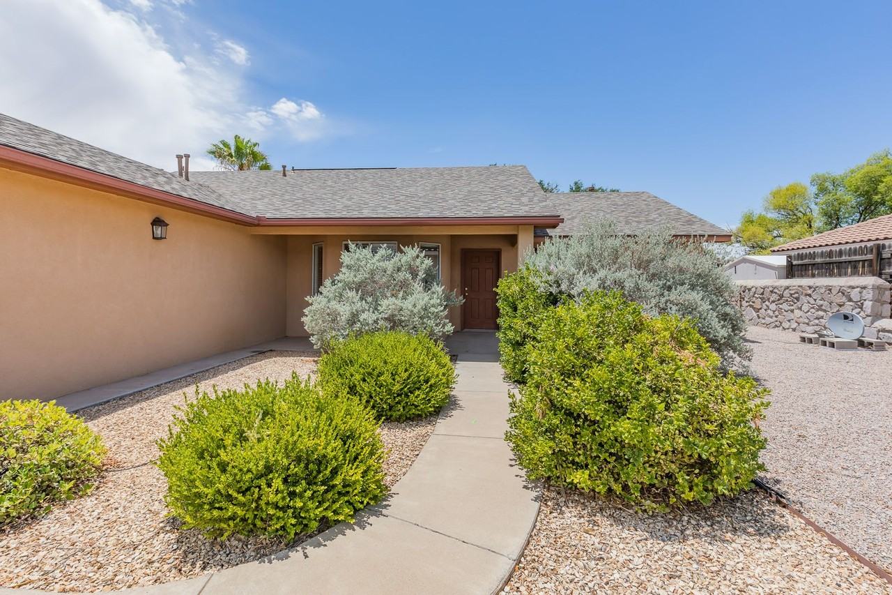 2400 Saguaro Loop - Photo 2 of 33