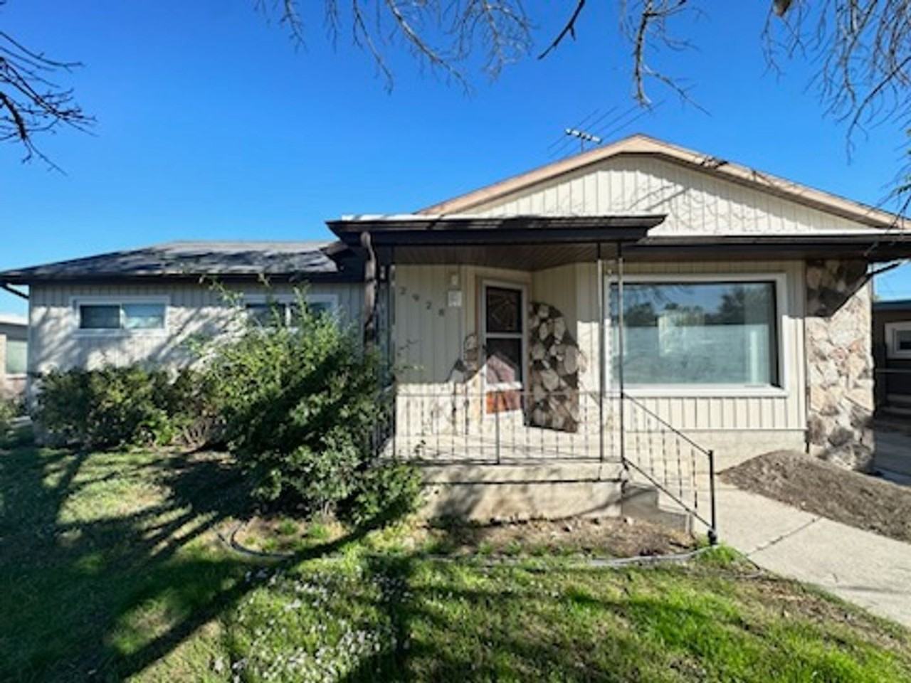 2928 W Lehi Dr - Photo 2 of 37