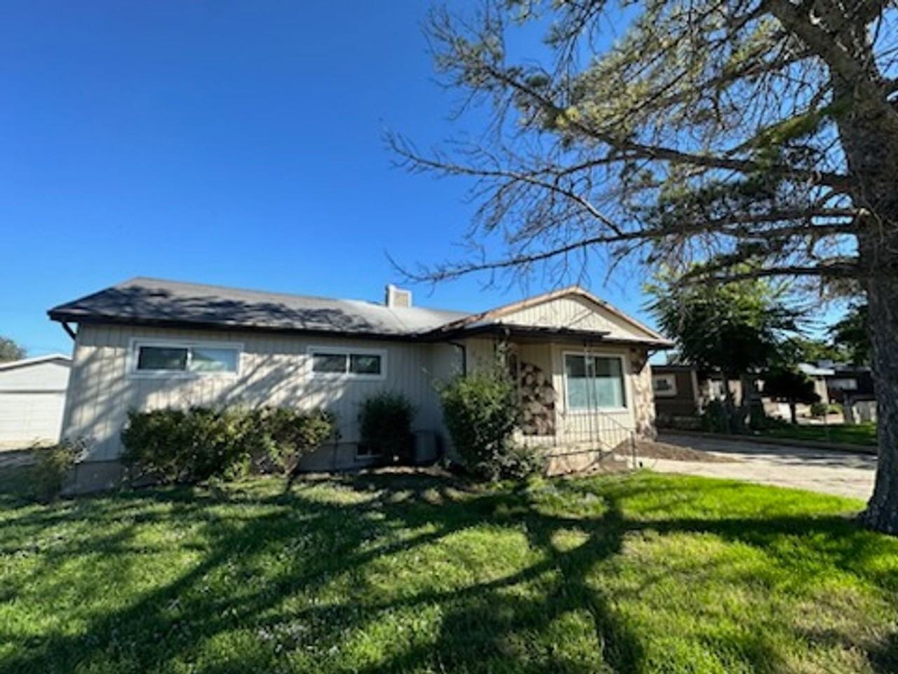 2928 W Lehi Dr - Photo 4 of 37