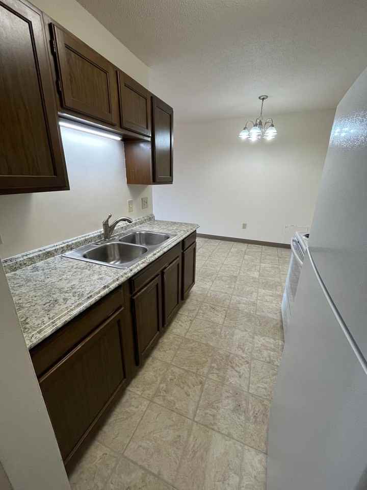 2501 Leonard St - Photo 4 of 16