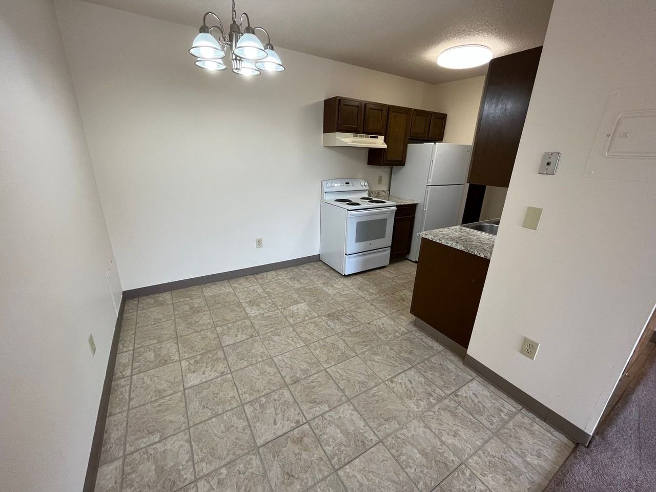 2501 Leonard St - Photo 6 of 16