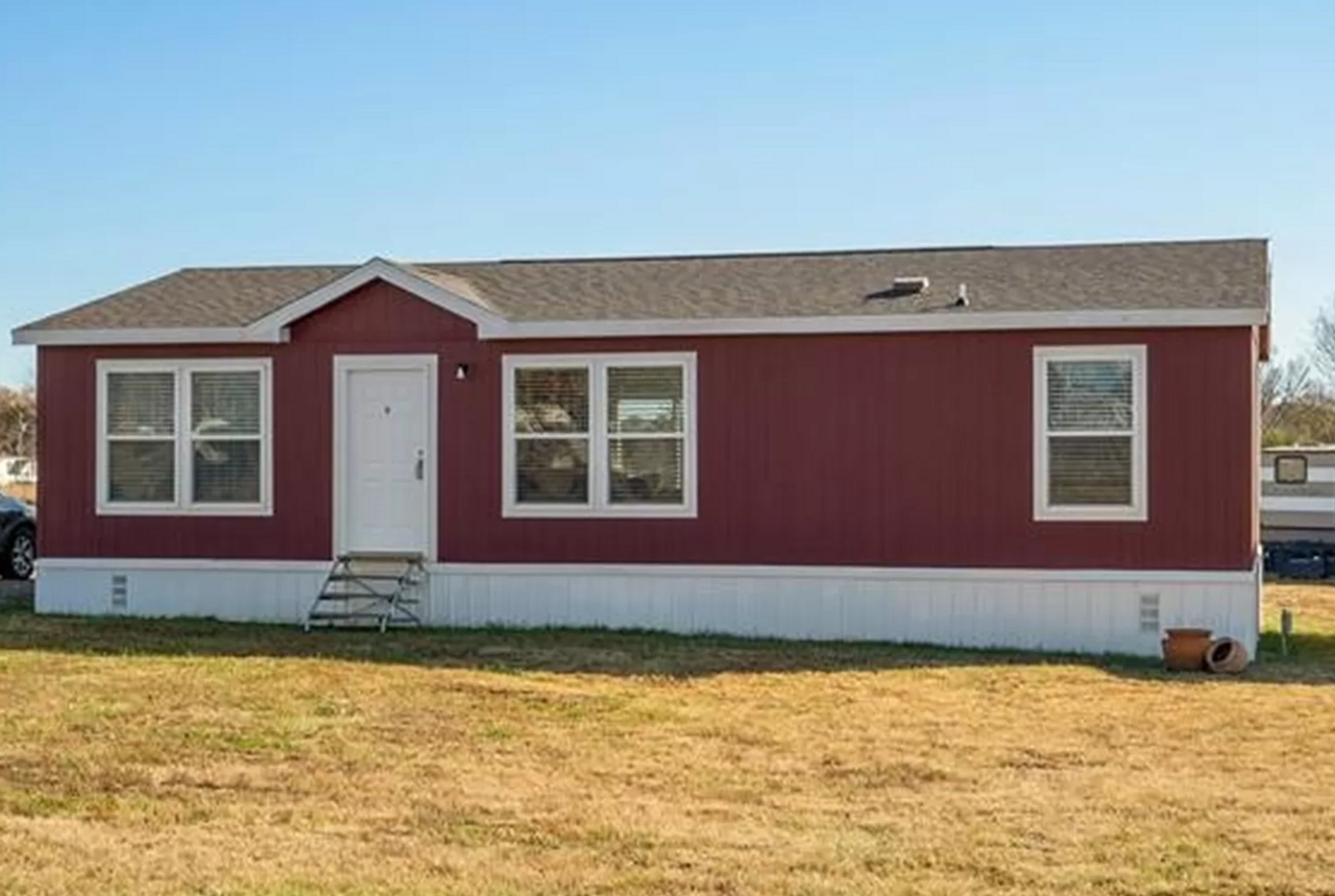 12667 S Oak Ave - Photo 2 of 43