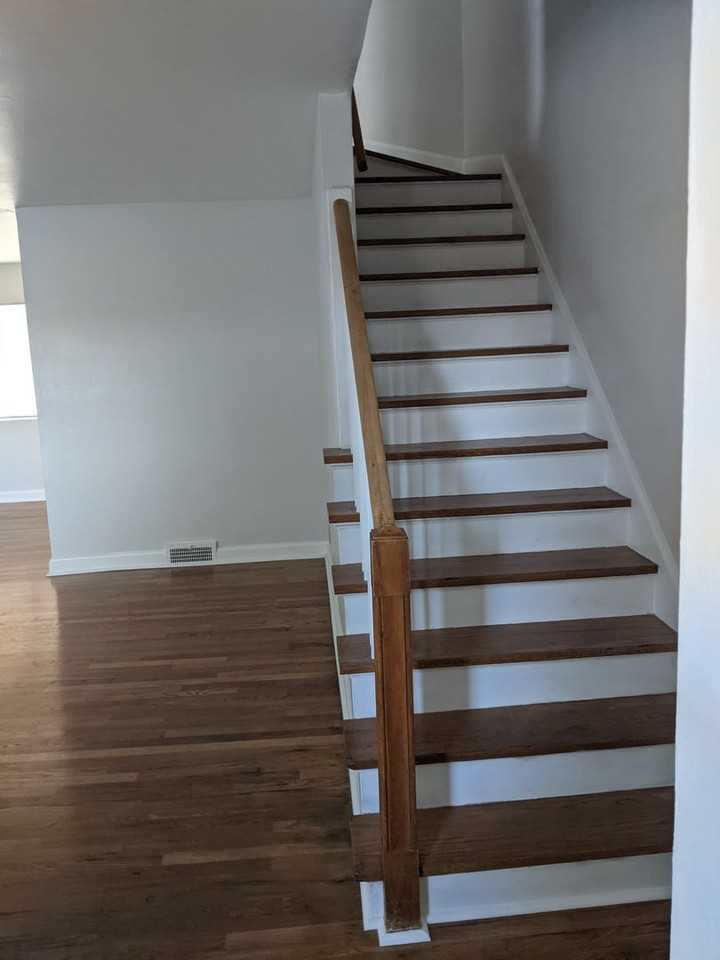 1217 6th St - Photo 3 of 9
