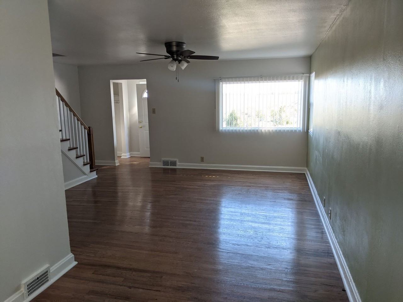 1217 6th St - Photo 4 of 9