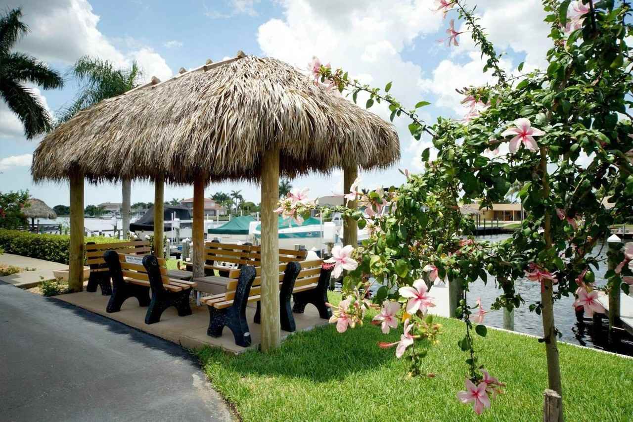 4010 Southeast 20th Place - Photo 5 of 27