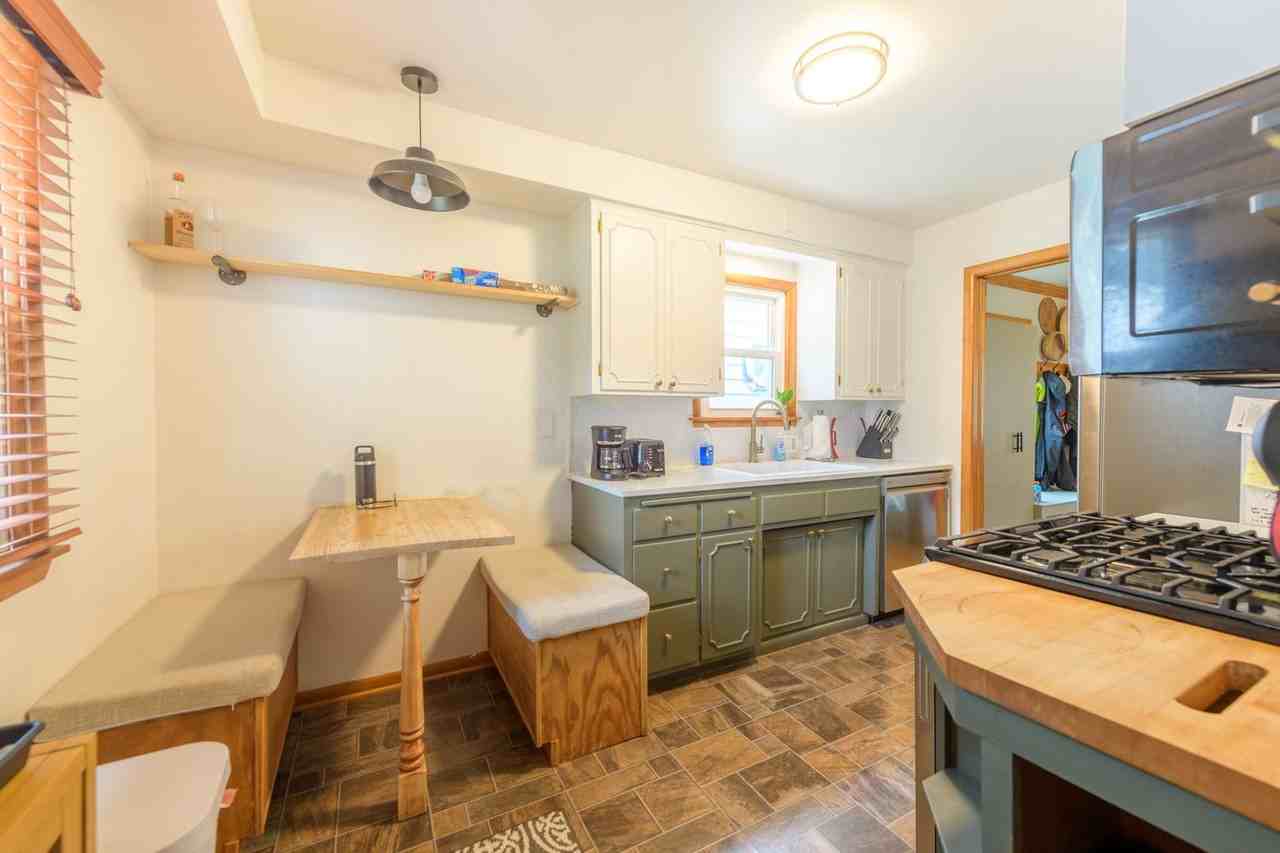 3243 Fillmore St Ne - Photo 2 of 25