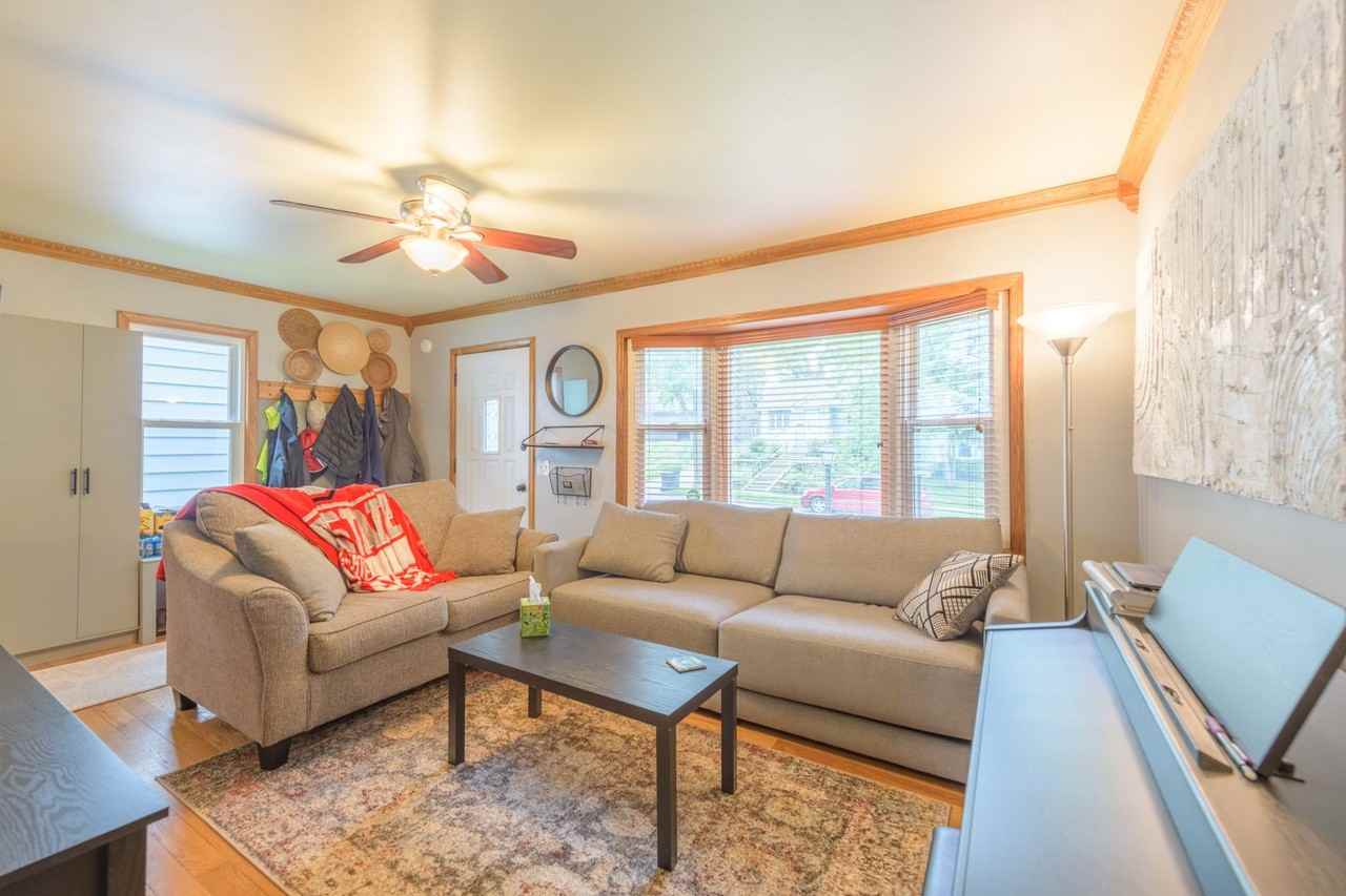 3243 Fillmore St Ne - Photo 5 of 25