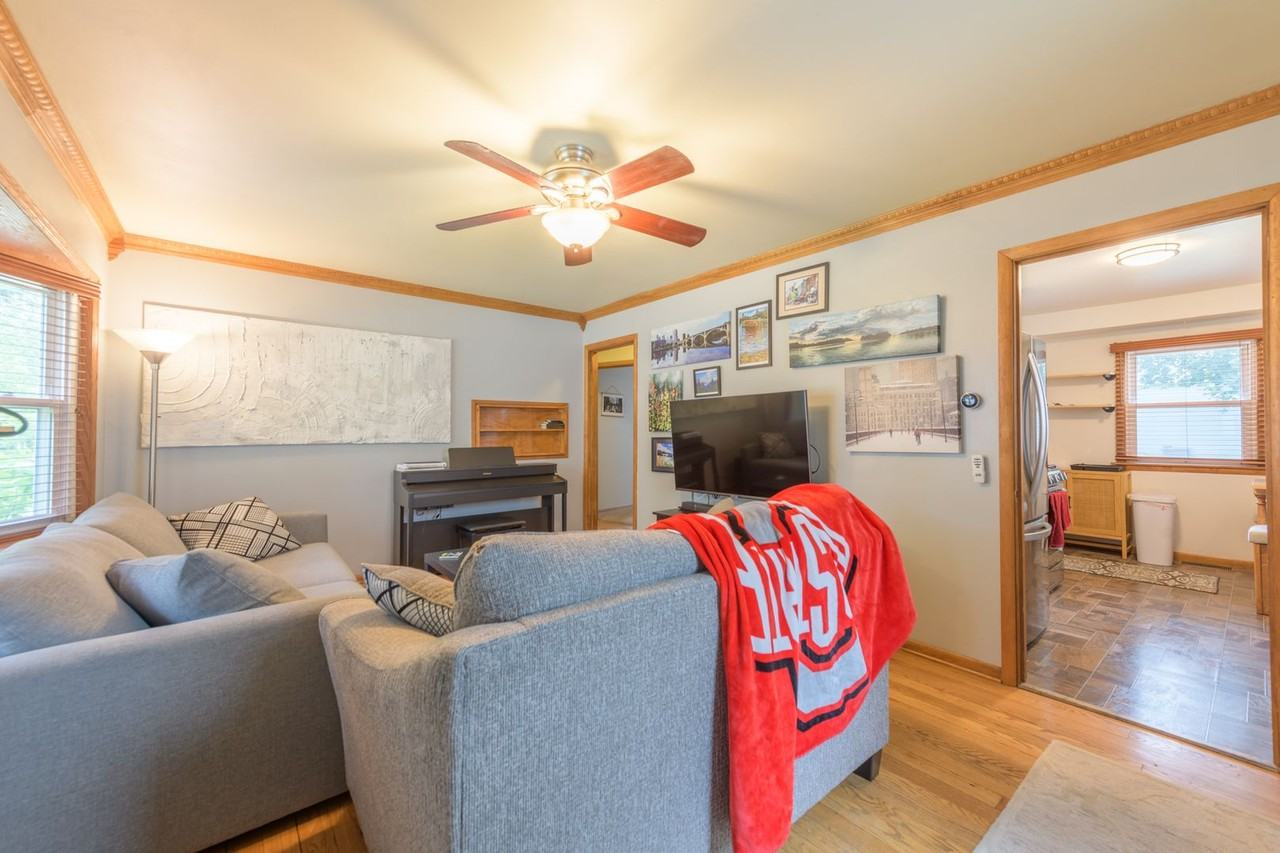 3243 Fillmore St Ne - Photo 6 of 25
