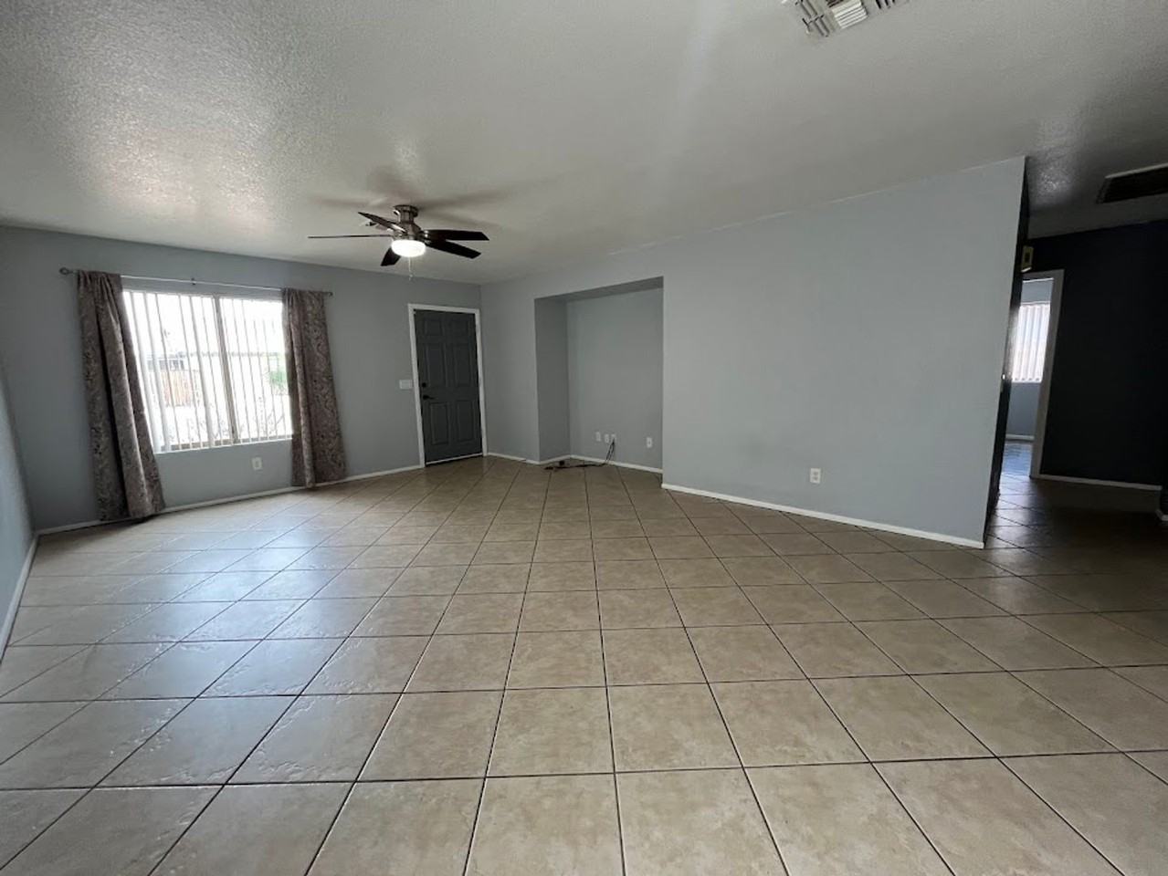 4518 North 84th Avenue - Photo 4 of 23