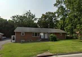 featured image of 430 Roanoke St E