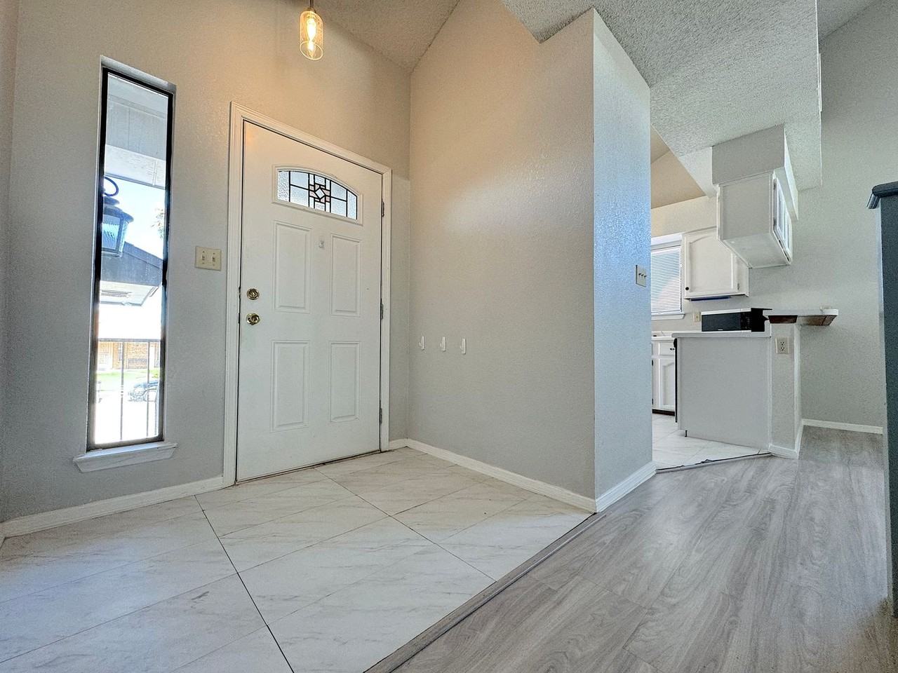 11145 Loma Escondida Dr - Photo 3 of 28