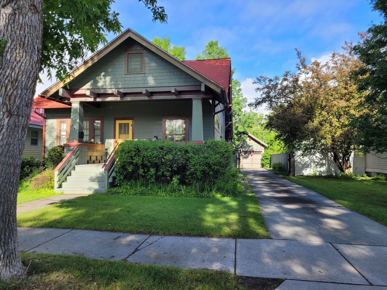 414 Columbia Ave - Photo 2 of 32
