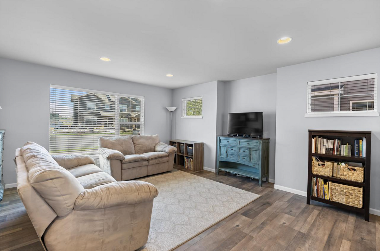9725 Watts Rd - Photo 3 of 19