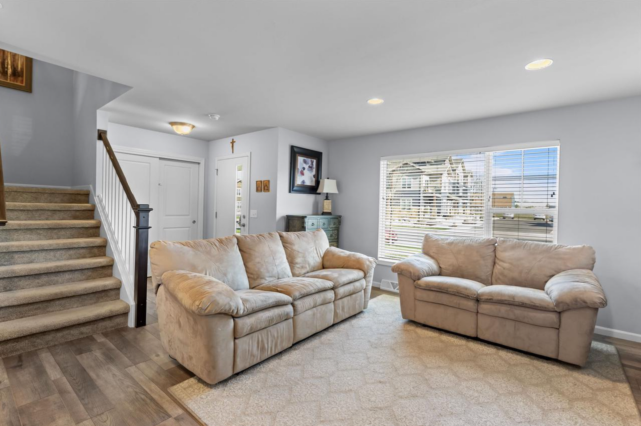 9725 Watts Rd - Photo 4 of 19