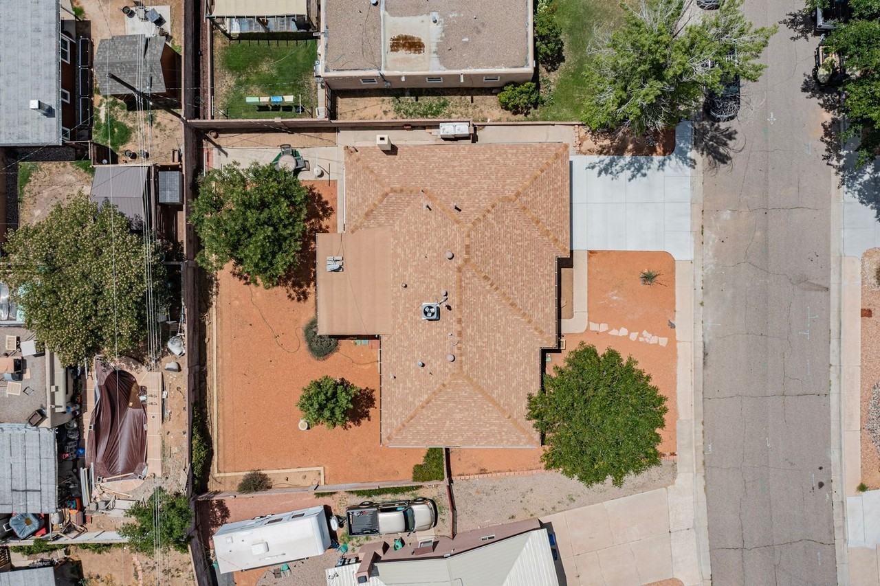 2118 Erbbe St Ne - Photo 2 of 50