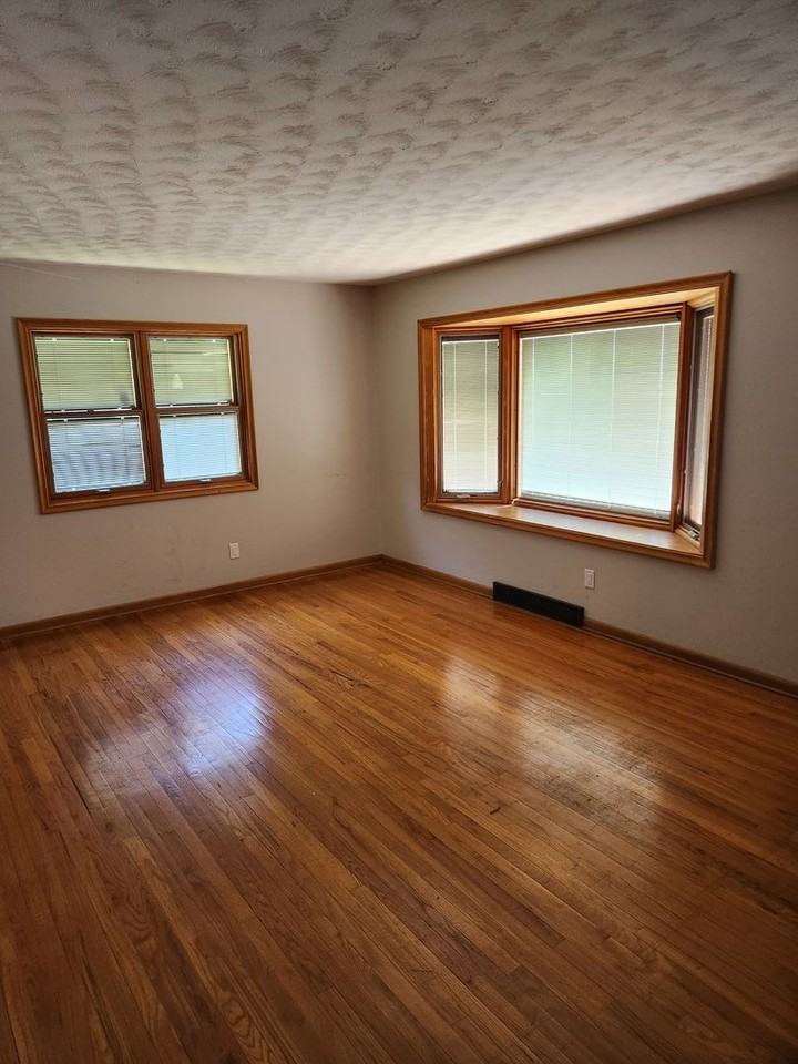 5218 Q St - Photo 2 of 11
