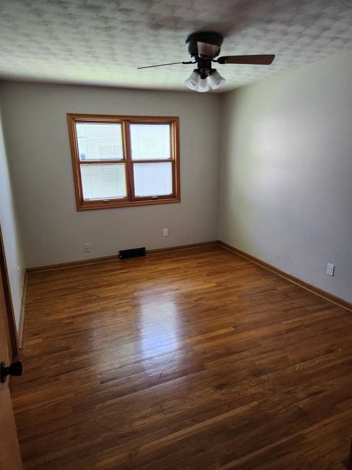 5218 Q St - Photo 3 of 11