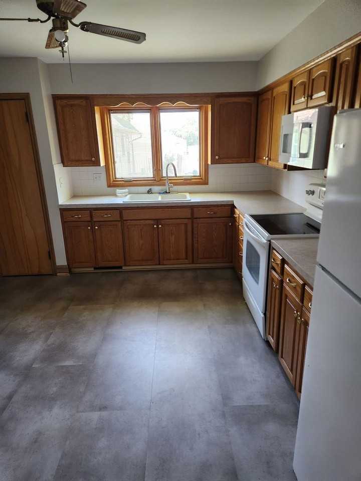 5218 Q St - Photo 4 of 11