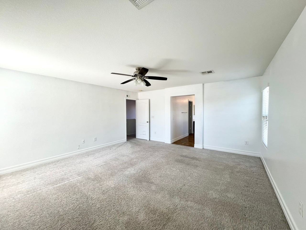 4212 Cape Eagle Ave - Photo 4 of 14