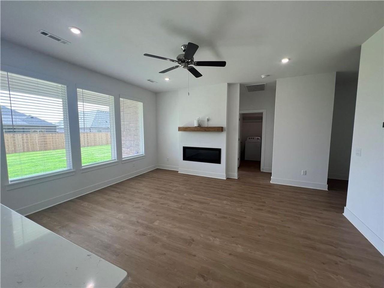 1910 Hahn St - Photo 2 of 14
