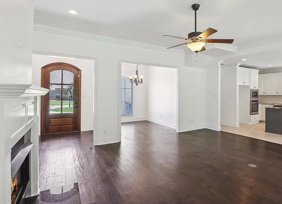 12086 Amsterdam Ave - Photo 3 of 17