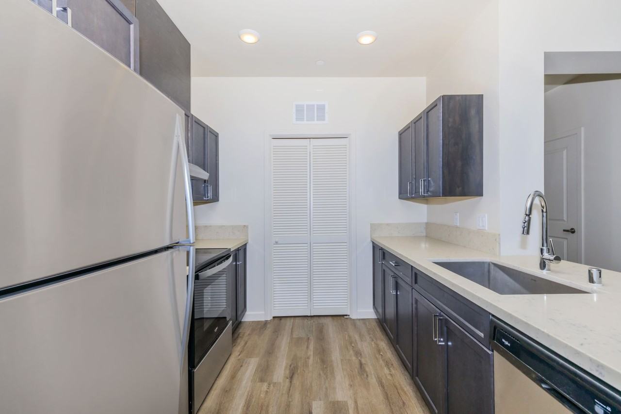 Tidewater Landing - Photo 6 of 14