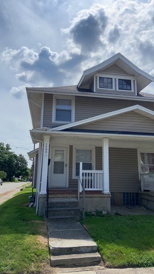 1300 Carlisle Ave - Photo 3 of 40