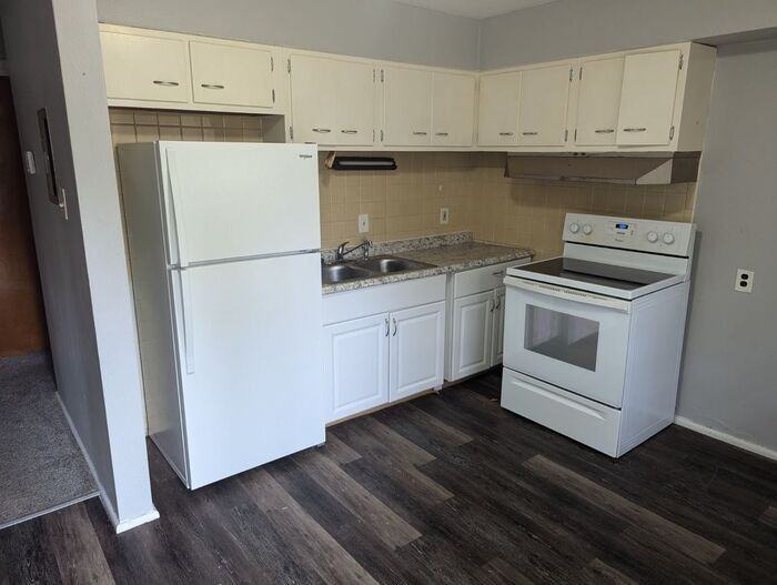 10004 Stimson Dr - Photo 2 of 6