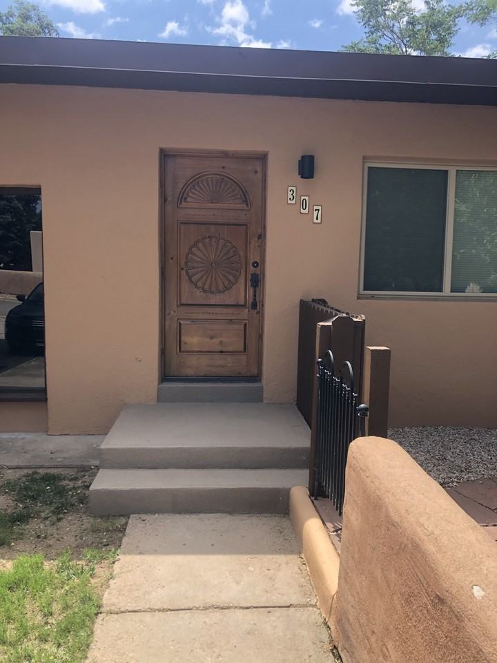 307 Alegre St - Photo 2 of 15