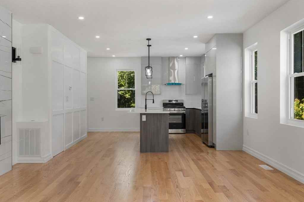 17 Maverick St #17 - Photo 2 of 21