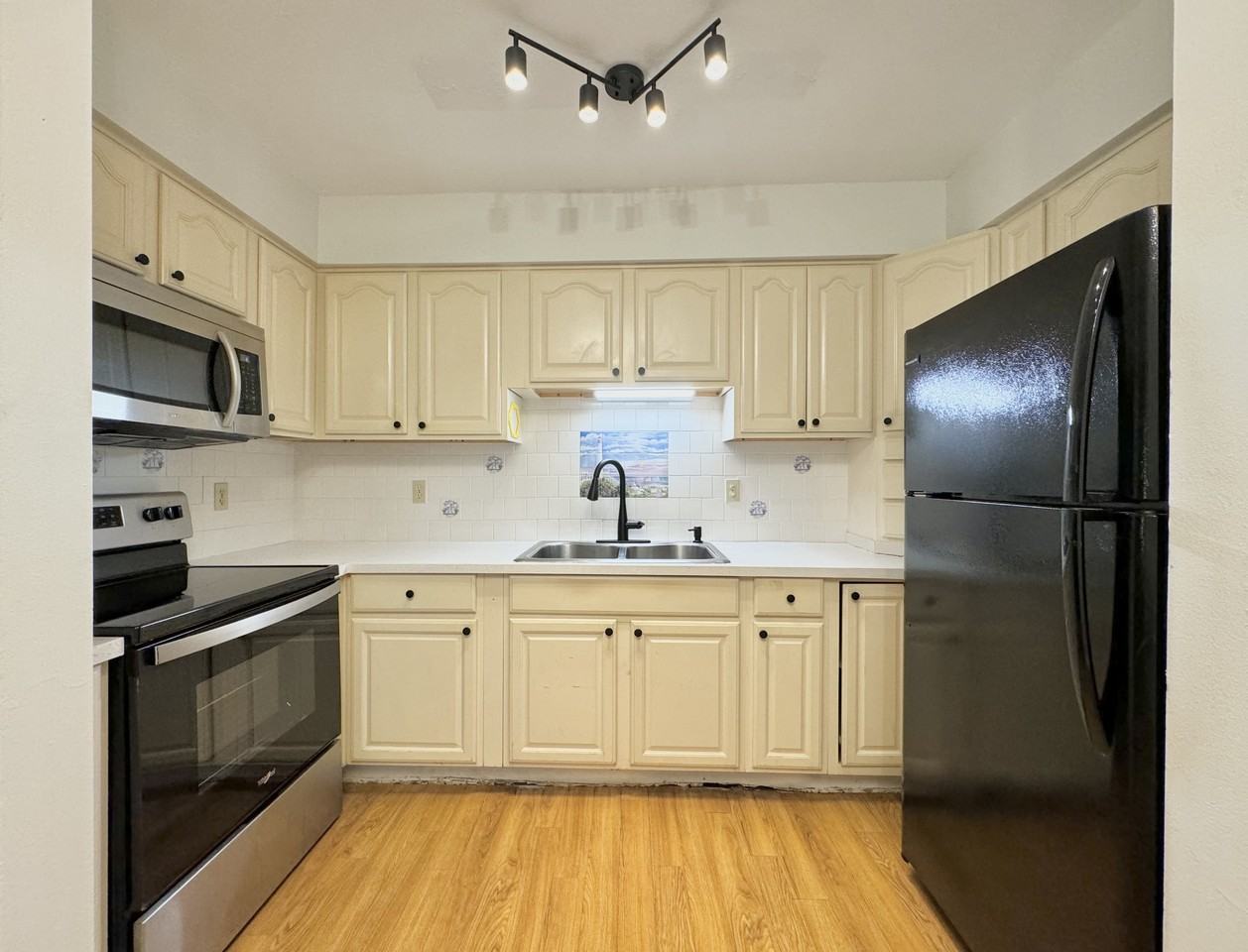 511 20th Ave W #NA - Photo 2 of 13