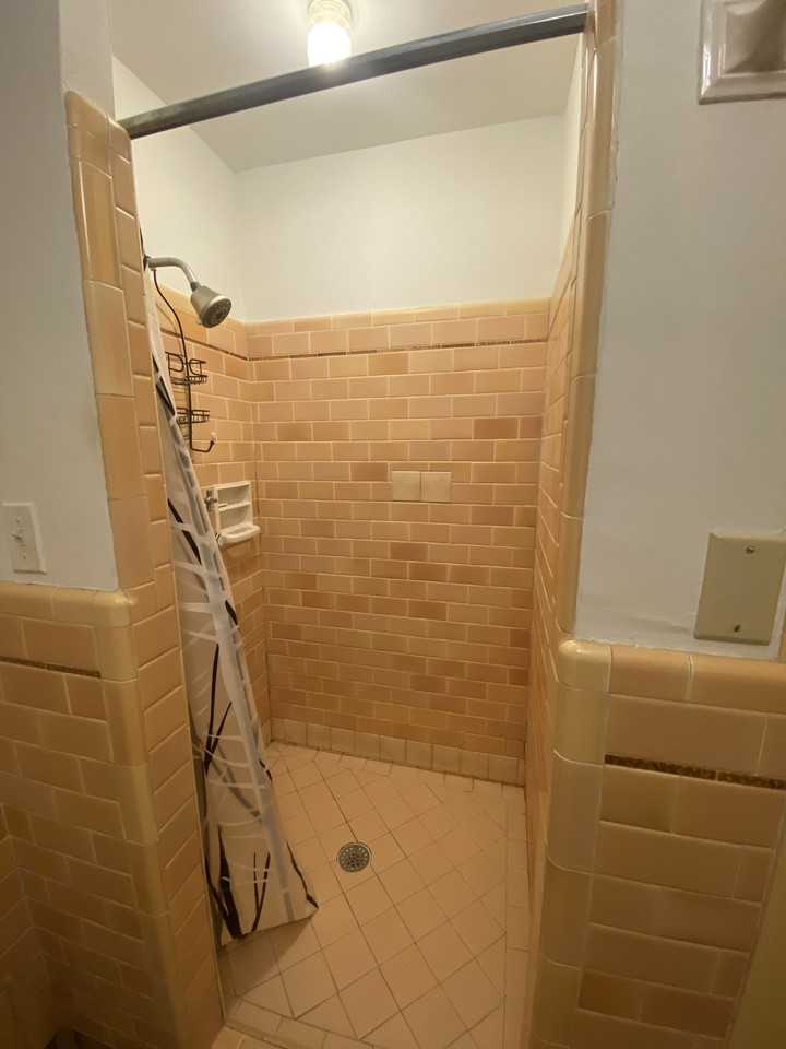 616 Ne 2nd St #A - Photo 6 of 6