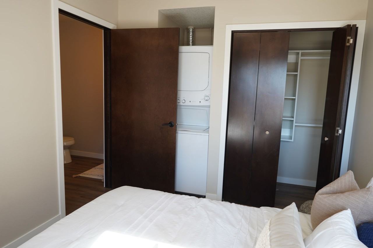 Furnished Apartments with flexible lease terms and unbeatable building amenities. - Photo 7 of 44