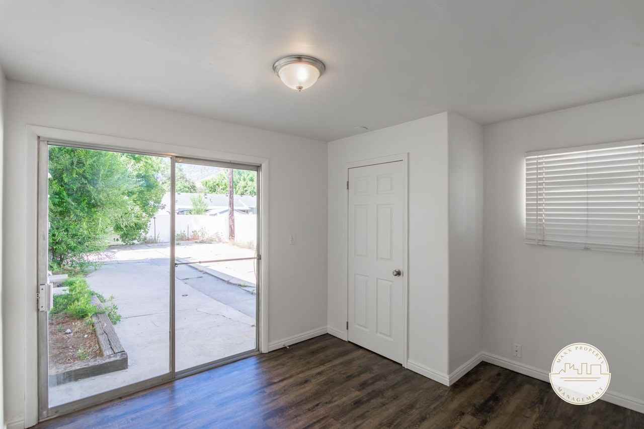 160 North 900 East - Photo 2 of 12