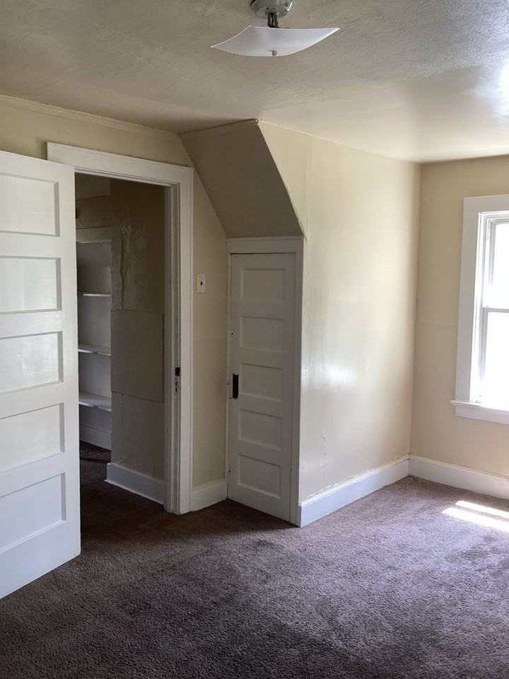 2642 N 54th St - Photo 3 of 10