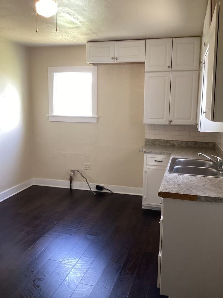 2642 N 54th St - Photo 5 of 10