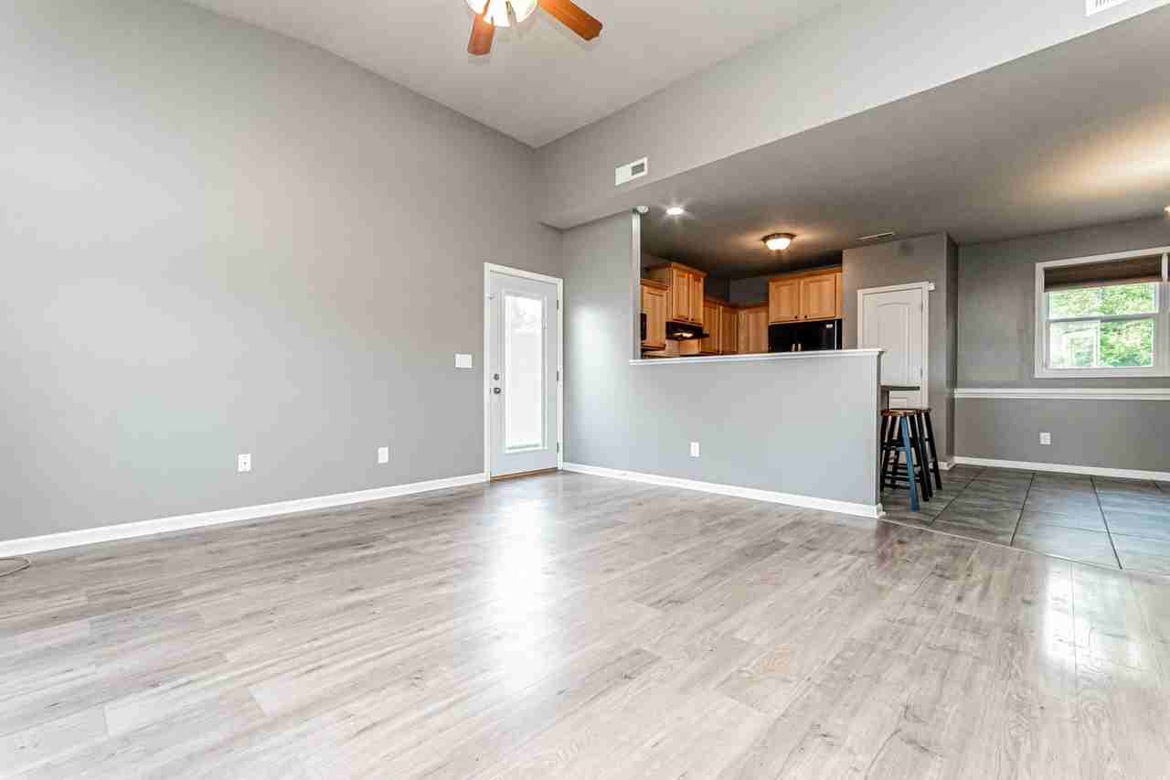 2501 Sawmill Rd - Photo 6 of 32