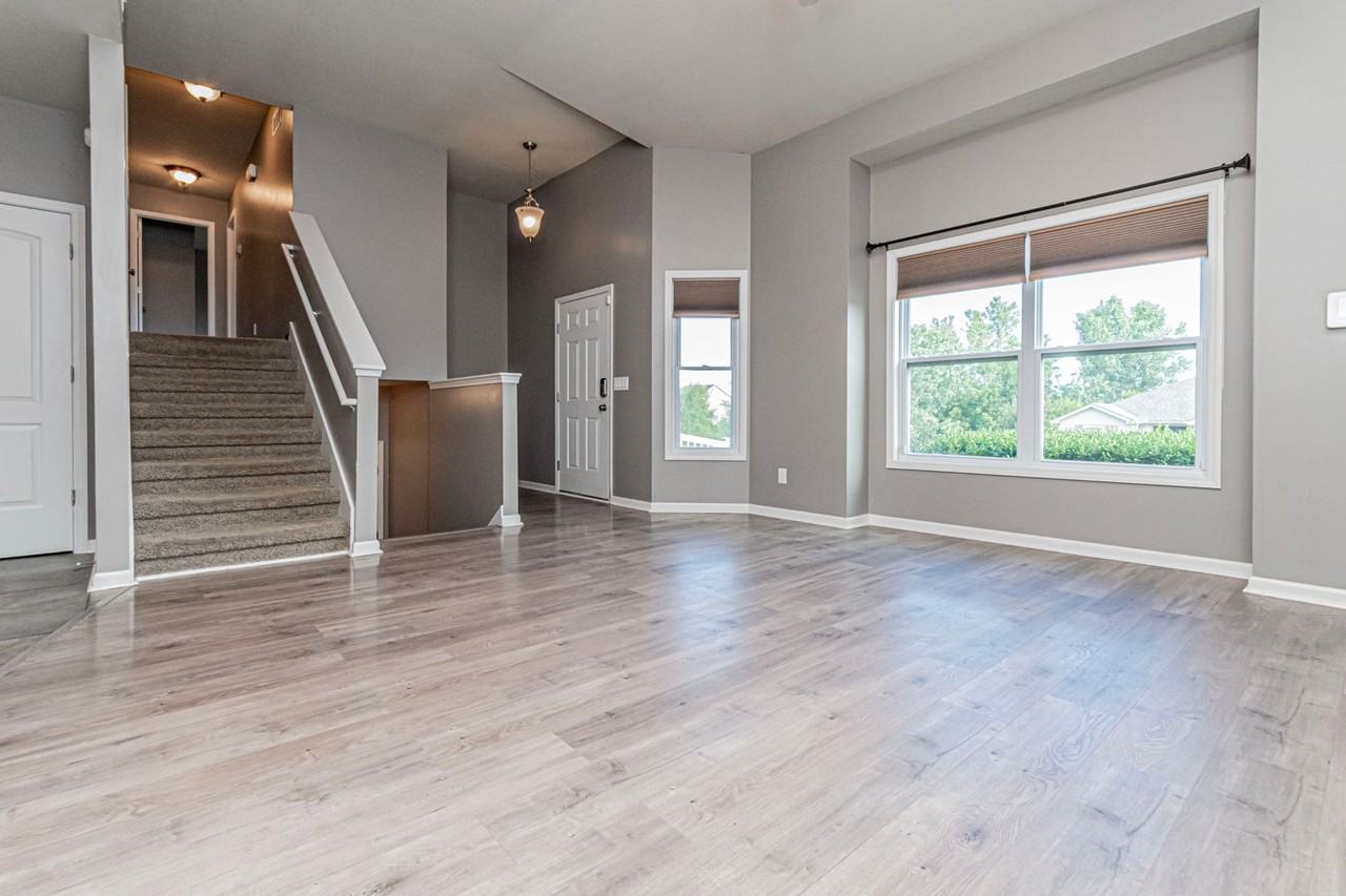 2501 Sawmill Rd - Photo 7 of 32