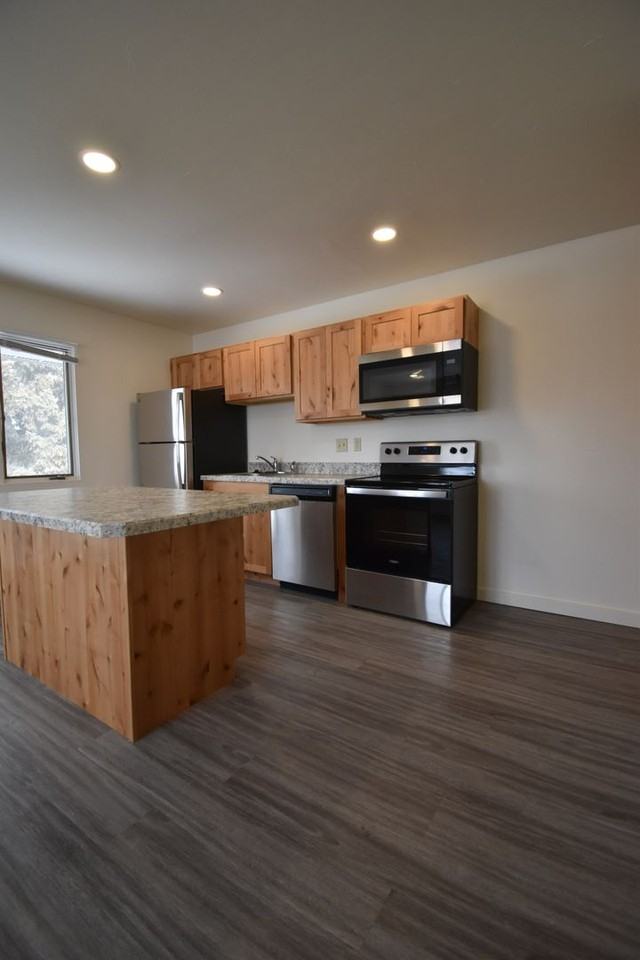 801 W Villard St #37 - Photo 4 of 19