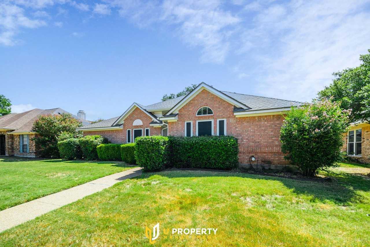 606 Creekside Ln - Photo 2 of 28