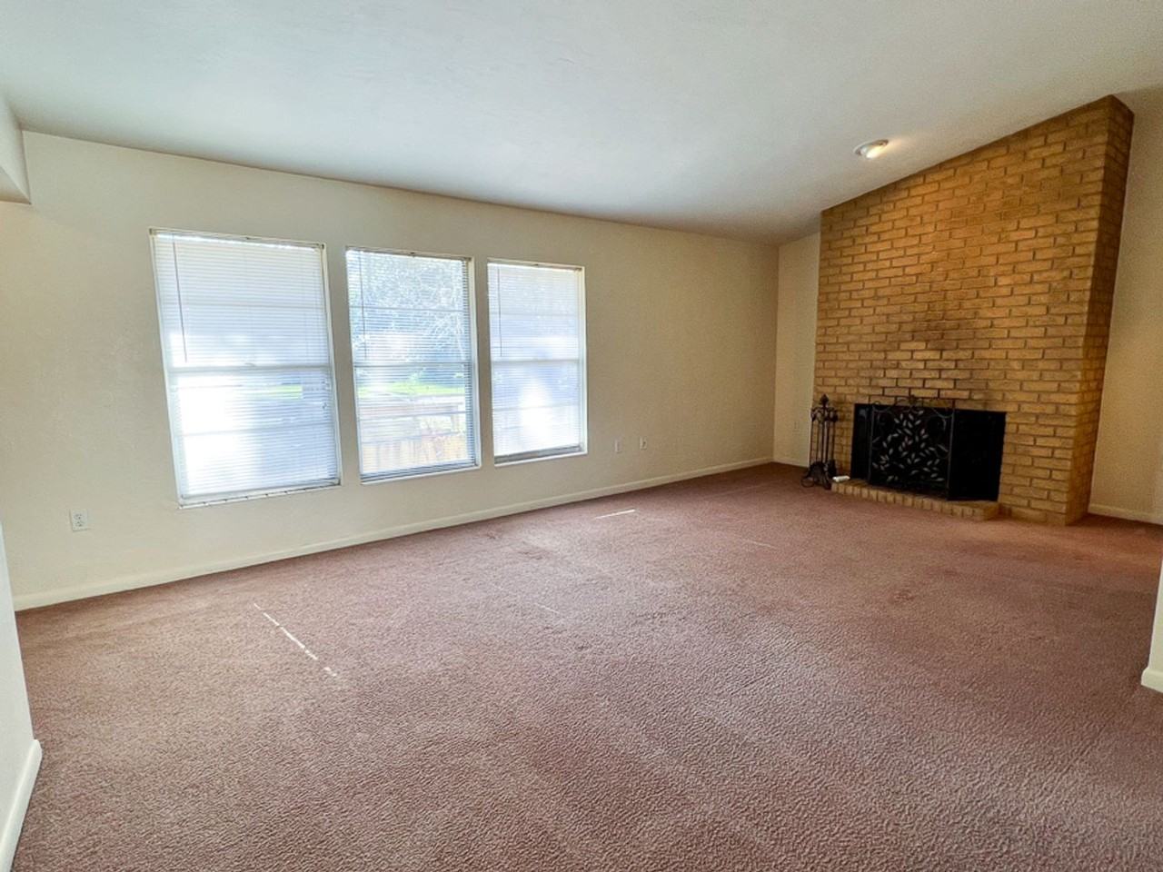 5210 Nw 24th Pl - Photo 3 of 24