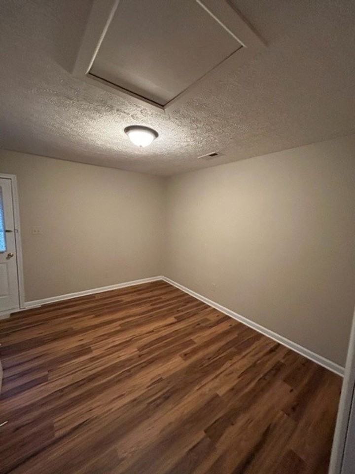 130 Longwood Place - Photo 3 of 6