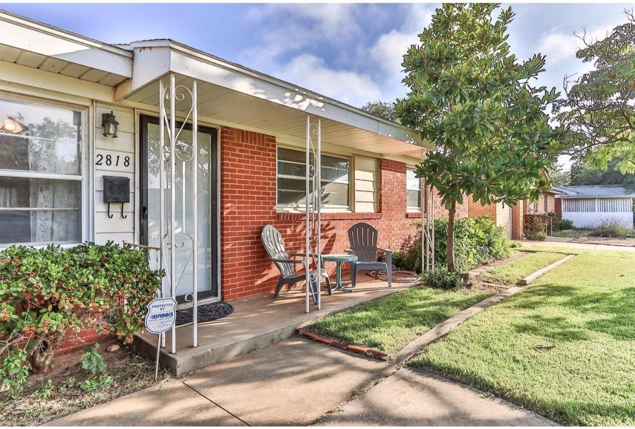 2818 61st St - Photo 3 of 22