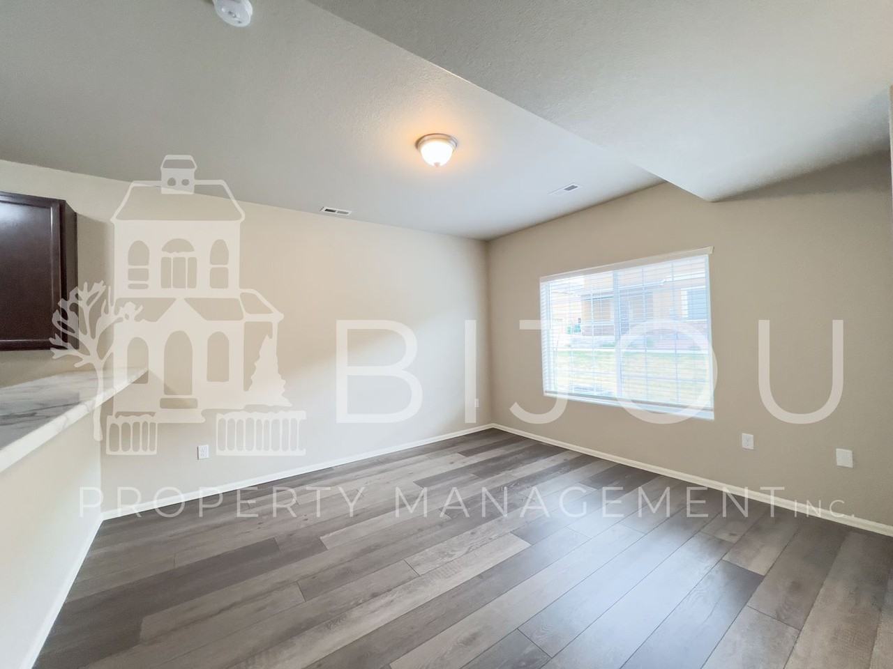 7661 Silver Larch Pt - Photo 2 of 31