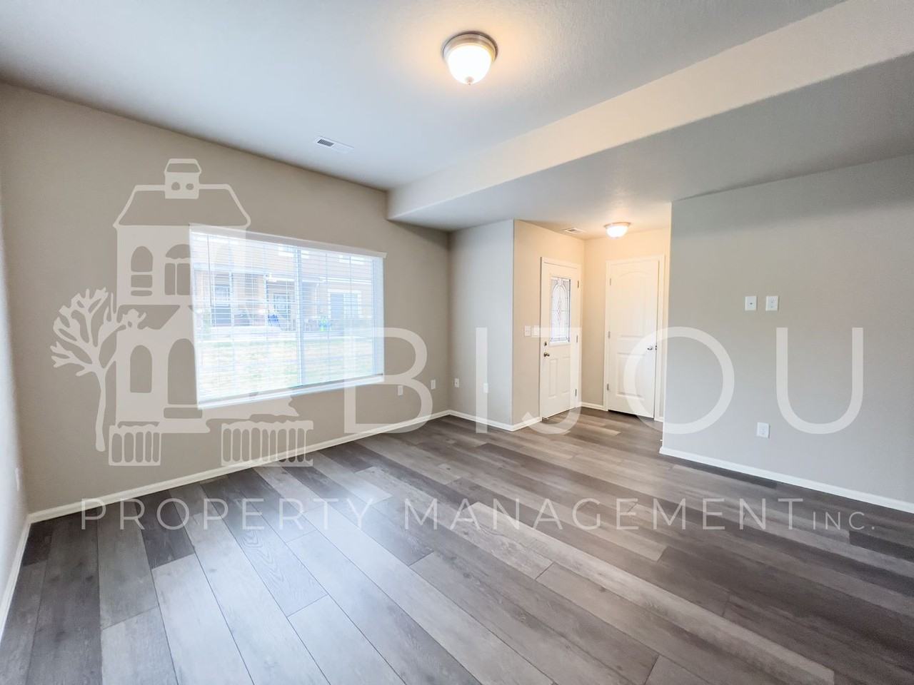 7661 Silver Larch Pt - Photo 3 of 31