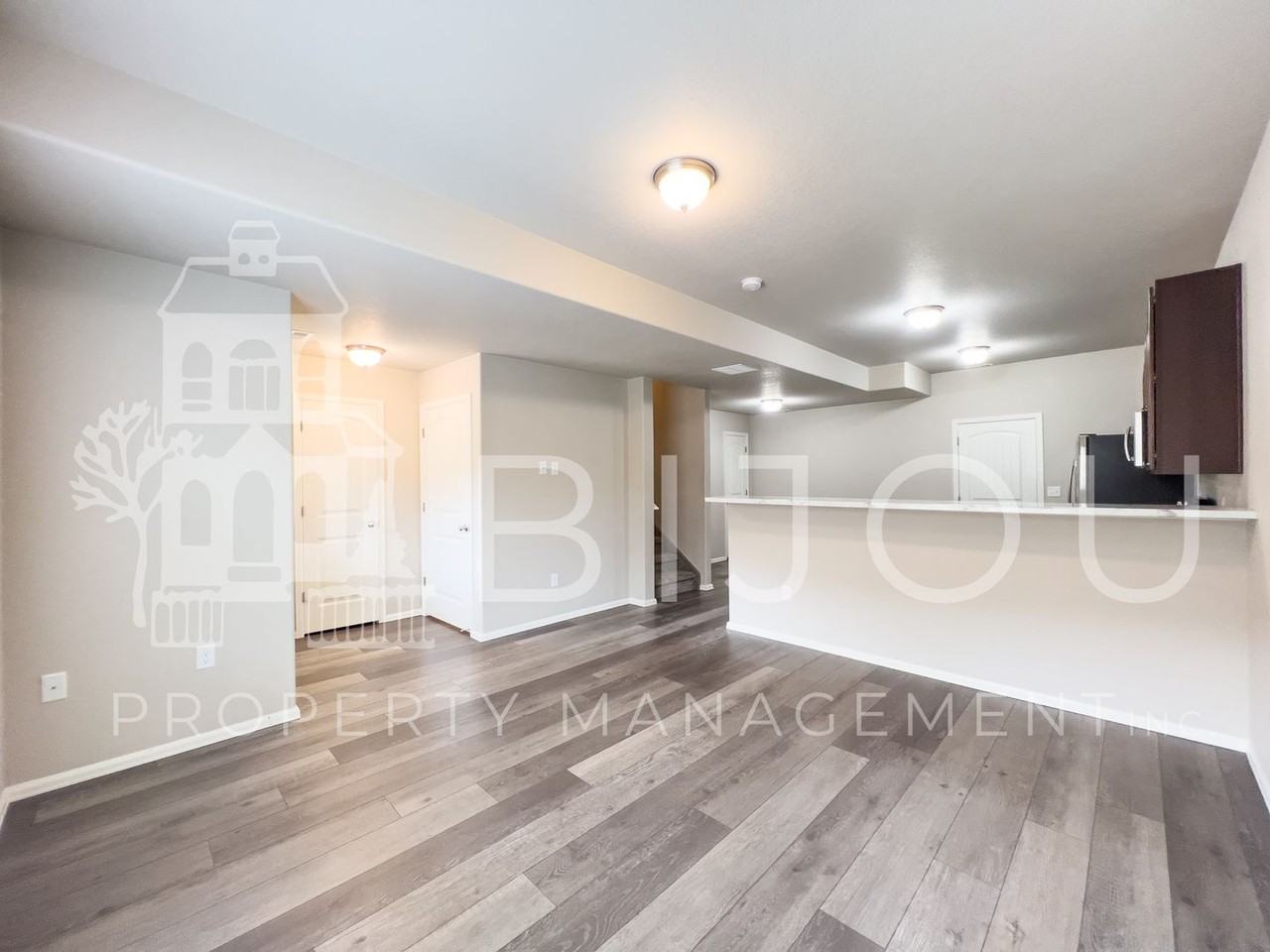 7661 Silver Larch Pt - Photo 4 of 31