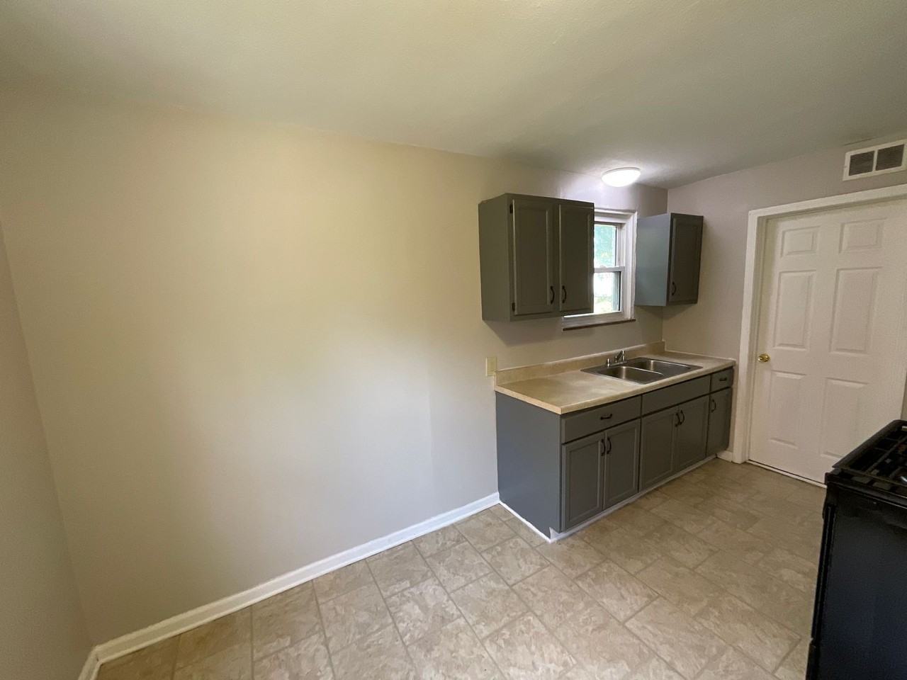 20330 Priday Ave - Photo 3 of 17